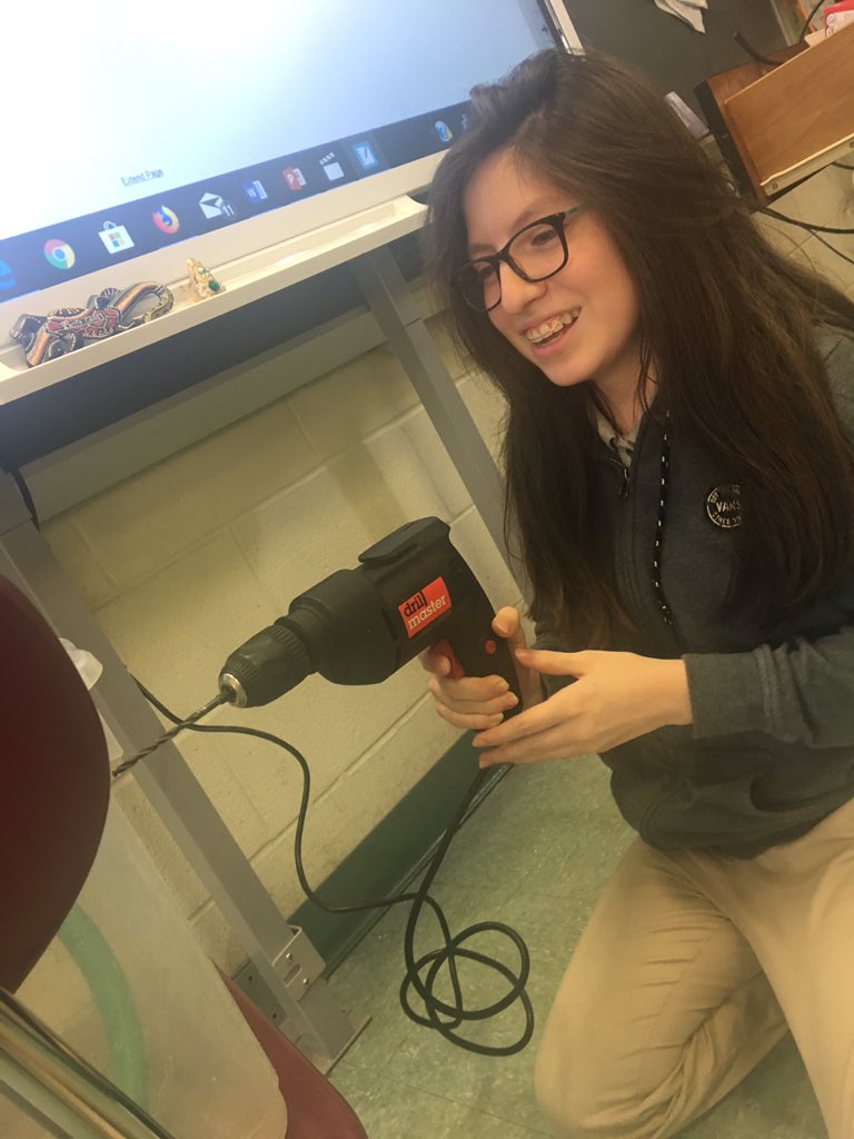 _Snail_Samurais's tweet image. One of our members drilling a hole into our new snail filter ! #snailfilter #snails #drill #challengers #teamwork #afterschool #ps28 #projectreservoir #chinesemysterysnails