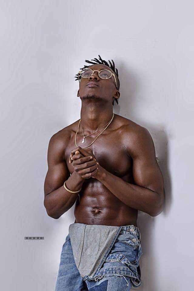 eabbey26's tweet photo. Follow the link below ππππ and join @Kiaani_Gh on Instagram for more GINGER π
https://t.co/Pv62Hsrdaj
#Kiaani2deWorld #Adiruller #GingerMe #KoprisRec #Madina2deWorld
@GhanaMusic @1RealJoeyB @kwawkese @drcryme https://t.co/og8V58oeva