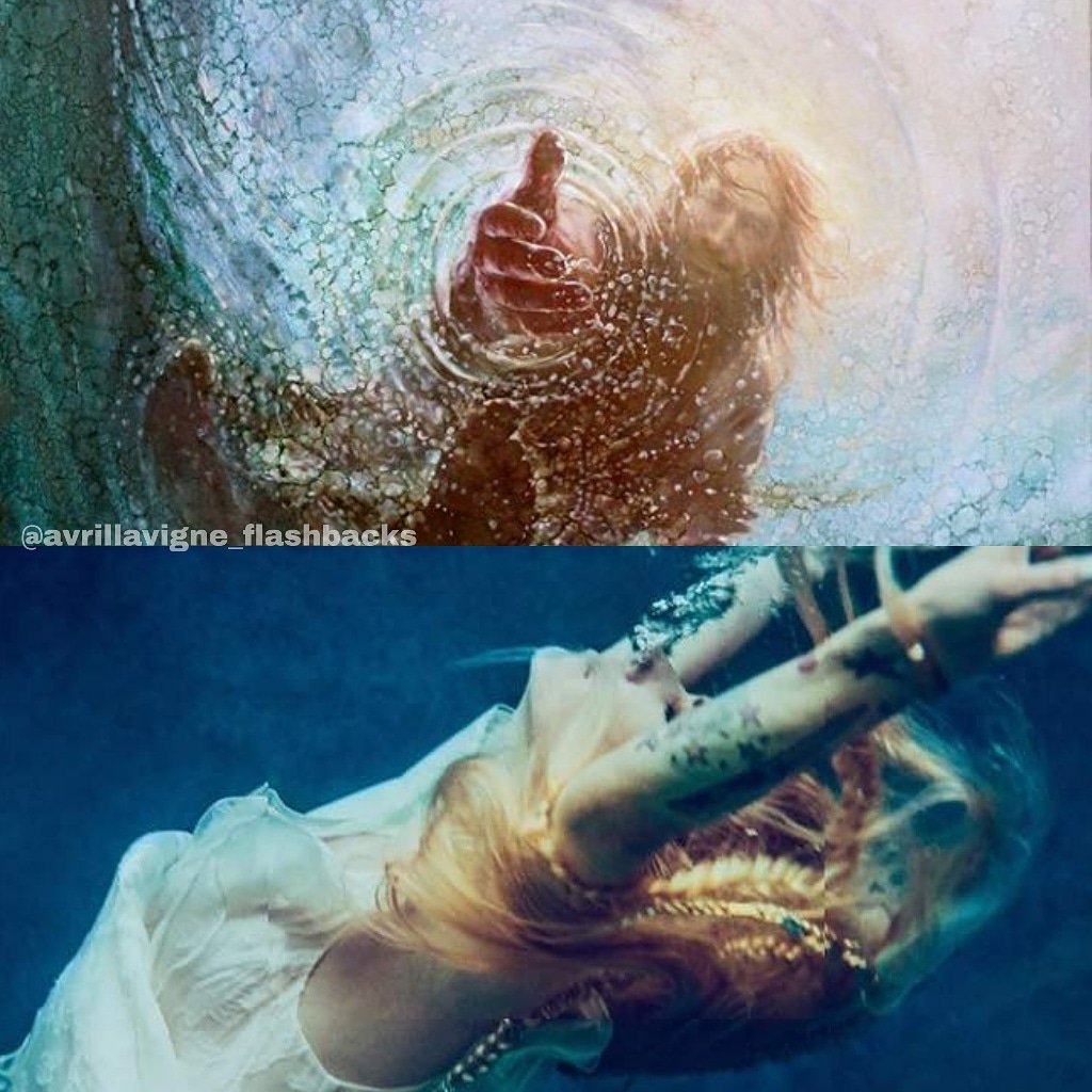 AvrilFlashbacks's tweet photo. "So pull me up from down below
'Cause I'm underneath the undertow
Come dry me off and hold me close
I need you now I need you most" 💙🌊🙏
@avrillavigne #avrillavigne #littleblackstars #Headabovewater #avrillavigneflashbacks #al6iscoming 
AVRILS COMEBACK https://t.co/DxkJMbGrTm