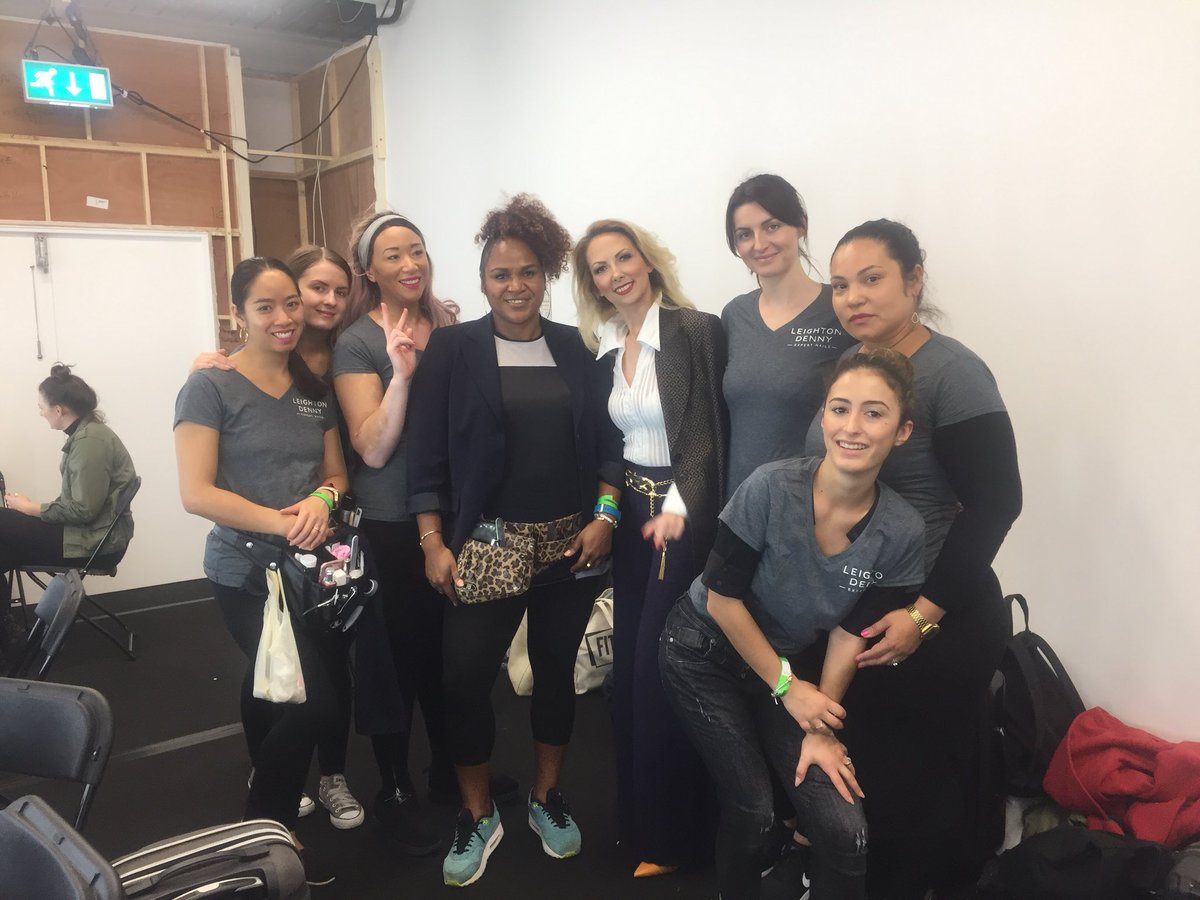 Nina Taylor tweet media