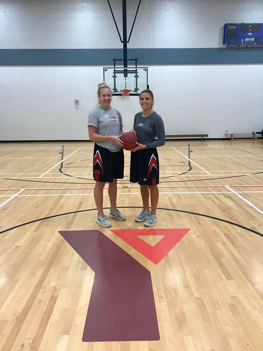 The @FrederictonYMCA and @UNBAthletics have formed an awesome partnership! Children attending our After-School Program will receive instructed lessons by the various Reds teams. This week @pepsispeedy @UNB_Basketball joined us and the kids had a blast! #YMCAchildcare #community