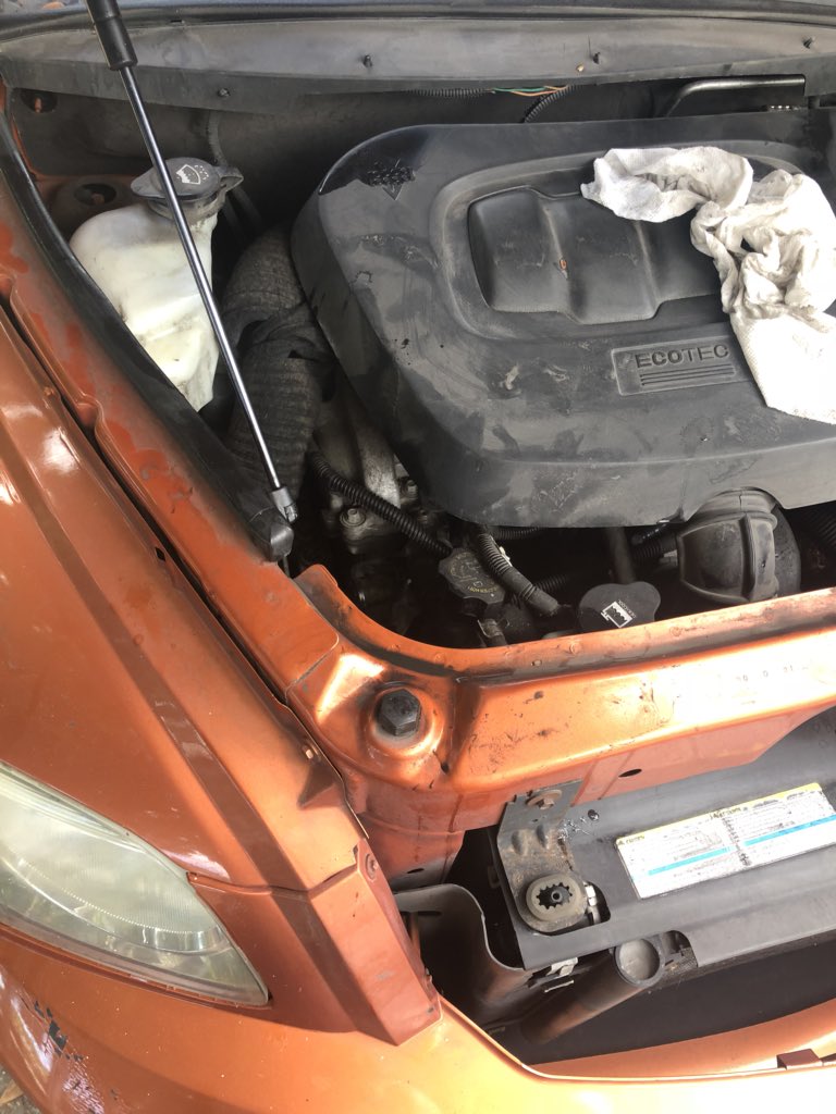 Enki__Nibiru's tweet photo. @chevrolet Just don’t make it a POS design to work on. Been here for 30mins and am barely reach the damn alternator screws. Who designs this ish https://t.co/XBdNl0ikhS