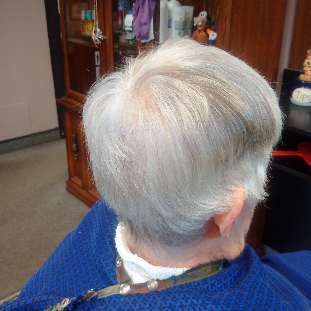 Hairstudio1mn's tweet image. #shortLadyHaircut
#clippersOnSides
#scissorsontop
#washandgo
