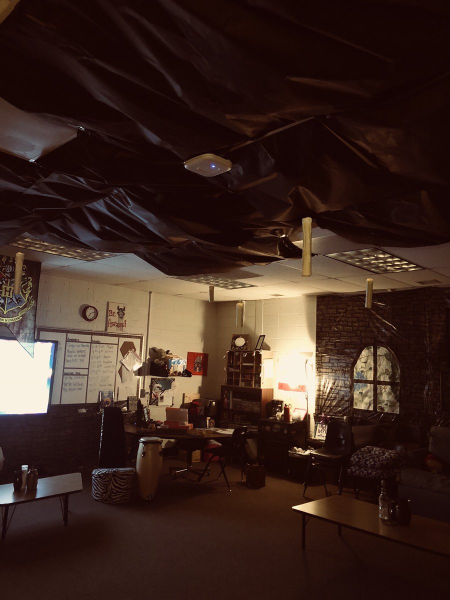 myersin5th's tweet image. It was a magical day in 5th grade as students were welcomed into Hogwarts to begin our next unit! A big thanks to my favorite mom squad for all the help! @StillElem #5thgrademagic