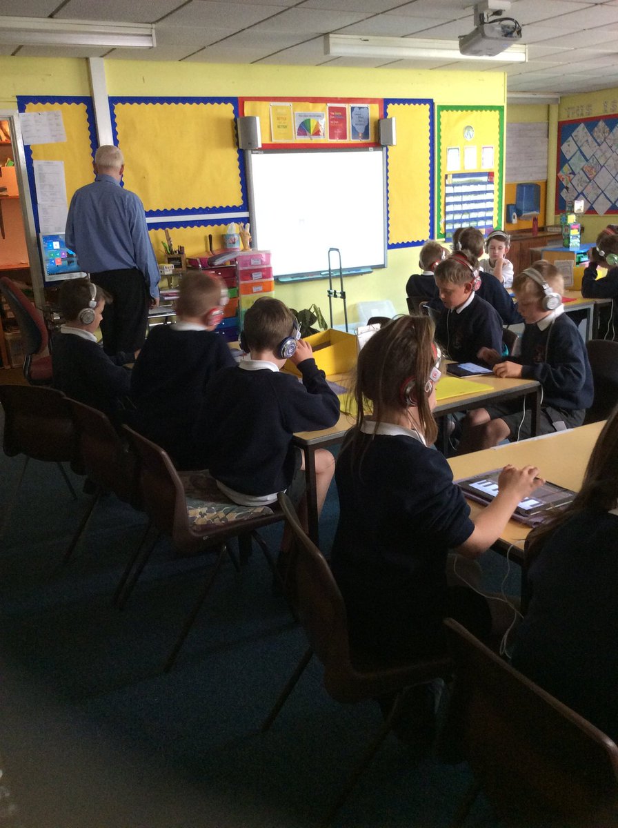 BanchoryPrimary's tweet image. P6 pupil ipad project
#CreatingMusic to then pair with their #FilmCreations
@dywshire