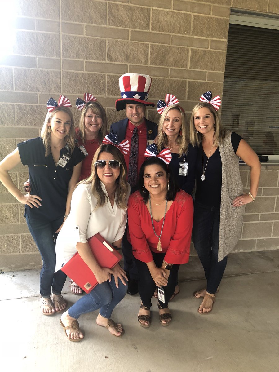 TeachUpshaw's tweet photo. Nichols staff is celebrating Freedom Week! Hats off to our troops!🇺🇸 #thisisnichols @nisdnicholses @JeffD1065 @ericalayton6 @kristinehilli @monidrod https://t.co/v8X1LrUe5J