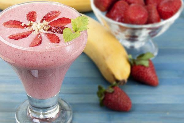 edengardenfv's tweet photo. Smoothies for those on the go! 🍓#Lunch #Snack #Breakfast #Quick #Easy #OnTheGo #Strawberry #Strawberries #Local #Fruit #AddProtein #Babana #WellnessWednesday #Wellness #Wednesday #EdenGarden #Mississauga https://t.co/NHtkcdsai3