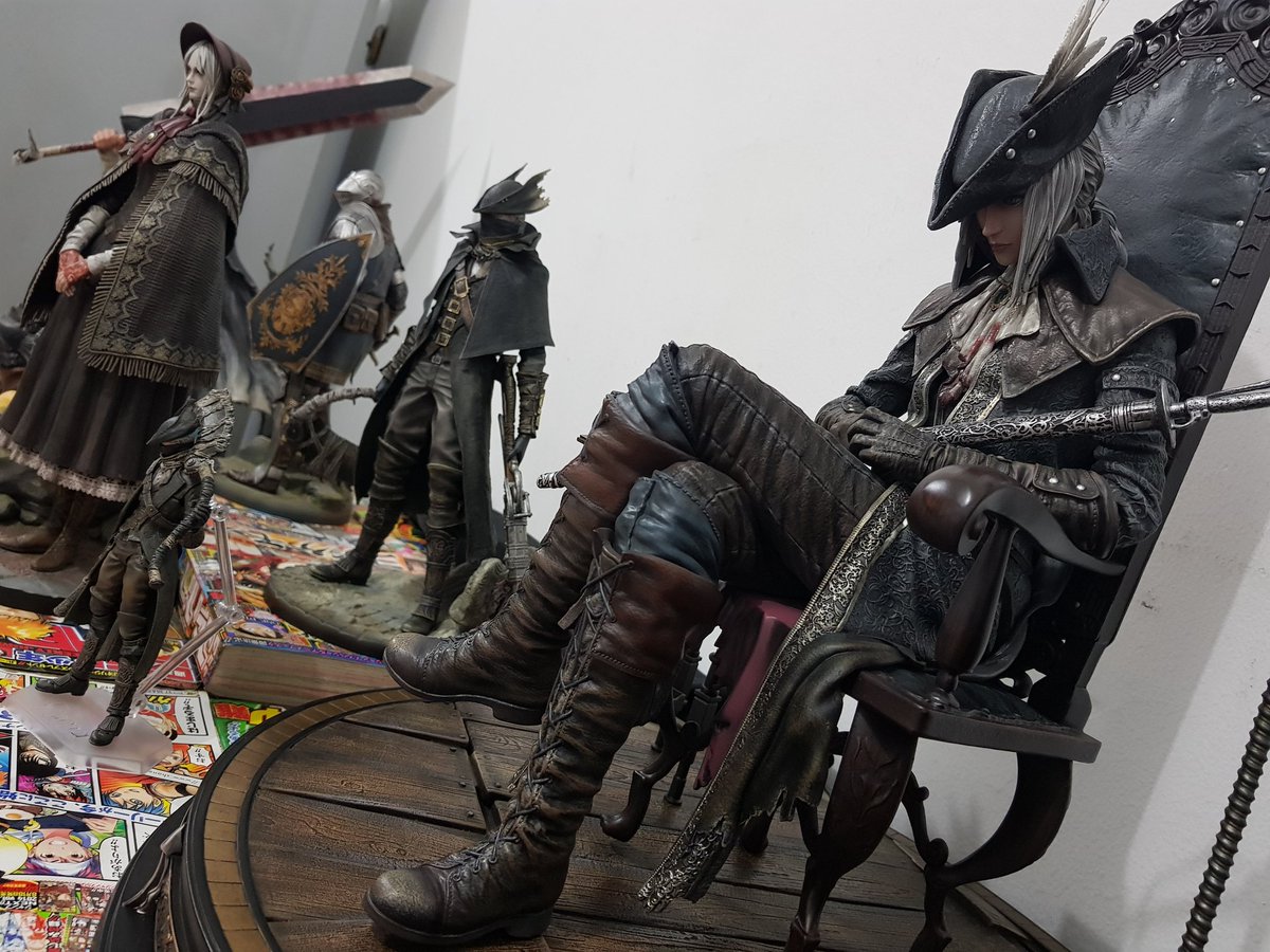 Like. #display. pic.twitter.com/WBJzXnVhvF. #bloodborne. #doll# hunter. 