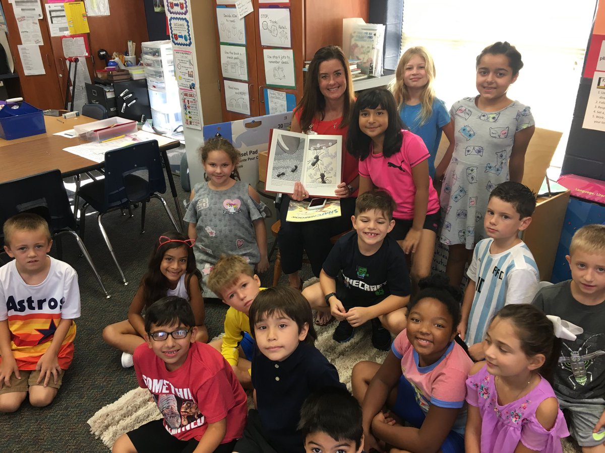 RoxaneGraff's tweet photo. Mrs. Smith reads Two Bad Ants for Read for a Better Life https://t.co/05gbi1A2ur