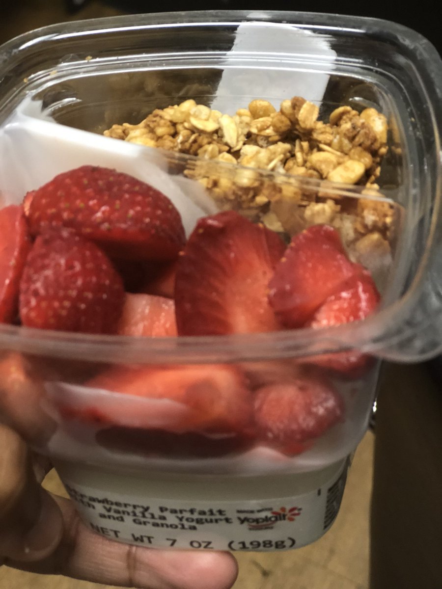 Aroundth3waybe1's tweet photo. Breakfast🍓🍌 Eating with a cause#iwontbeanotherstatistic#diabetes#hereditary#notme#healthyeating#healthylifestyle https://t.co/ROyEUXqIrB
