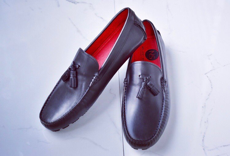 Black with the RED Guts

#redinterior #menswear #GQ #buynow