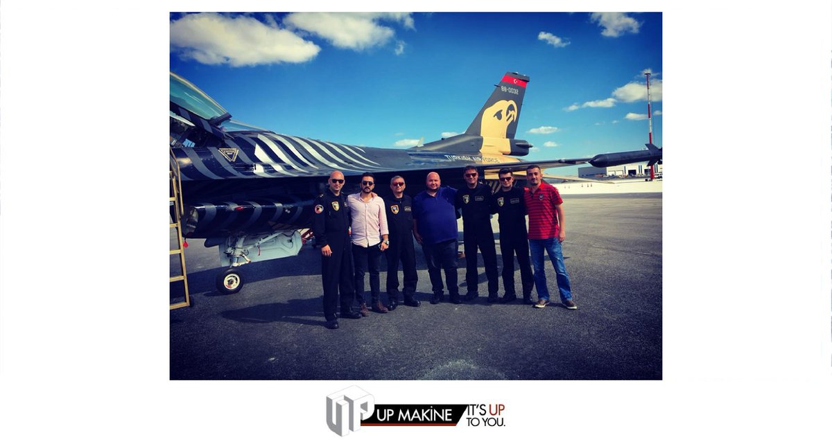 UP Makine Proje Ekibi, TEKNOFEST öncesinde SOLOTÜRK ekibi ile buluştu.  SOLOTÜRK Jet Teknisyeni ekibi, gösteri uçaklarıyla ve uçuş hazırlık  süreçleriyle ilgili teknik bilgi verdi