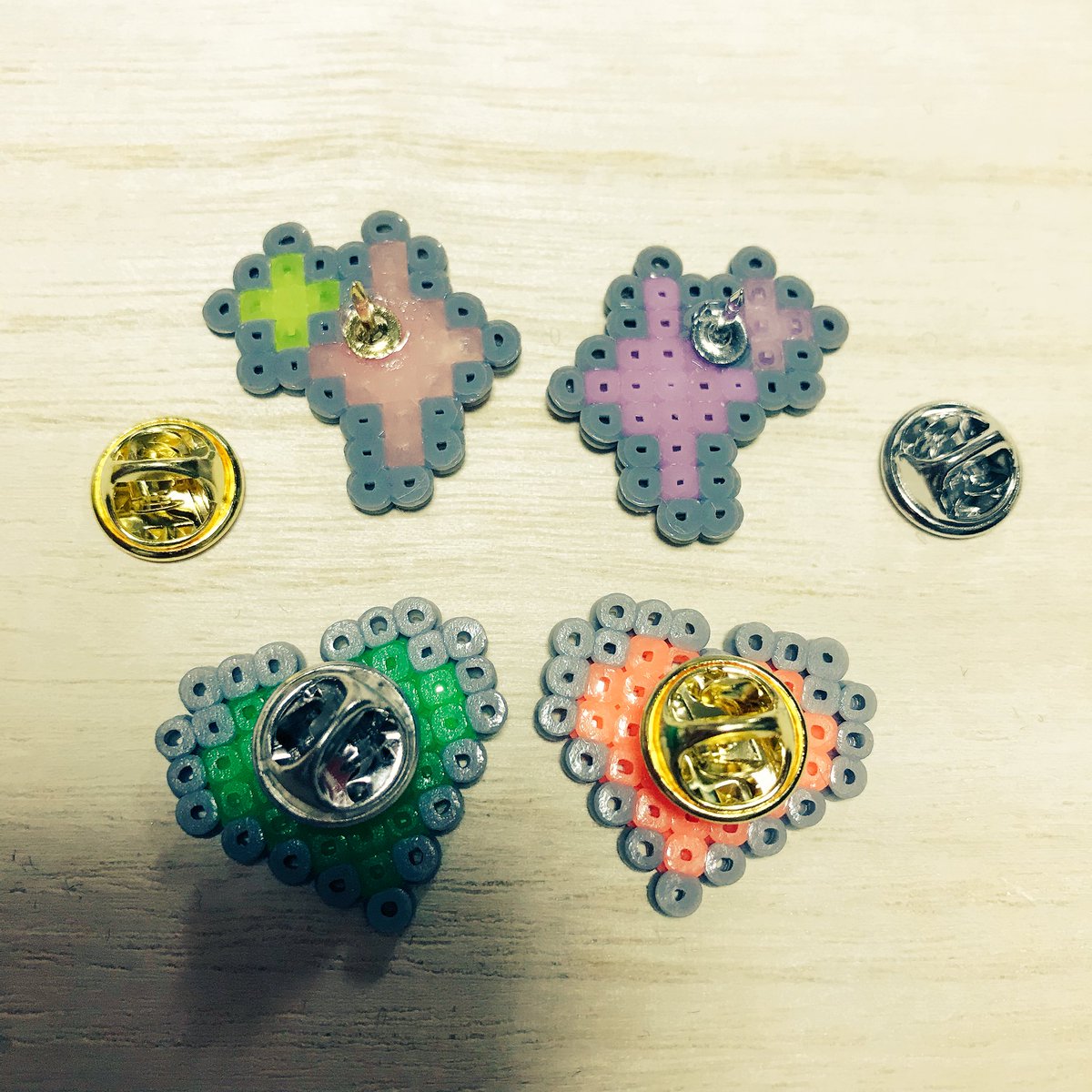 ট ইট র えり ちょろ ピクセルピコさんのピンズパーツのサンプル品使ってみました 貼り付け面積が小さいのと ゴールドの留め具を付ける時に少し引っ掛かりがあるのが気になる だけど小さい作品はピンズがぴったりでかわいい ありがとうございました ট ইট র えり ちょろ ピクセルピコさんのピンズパーツのサンプル品使ってみました 貼り付け面積が小さいのと ゴールドの留め具を付ける時に少し引っ掛かりがあるのが気になる だけど小さい作品はピンズがぴったりでかわいい ありがとうございました