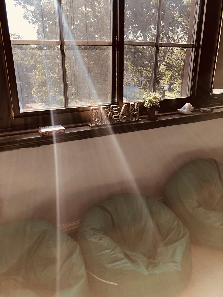 AlishaDelorenzo's tweet image. A sneak peek into our student wellness room and the inner work our students put in to be “Ready To Learn” #APWellnessProject