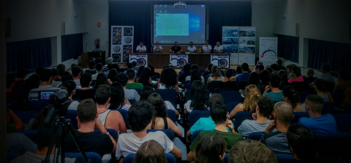 divulgare_adm's tweet photo. La @CienciaVuelta en su escala en León. Facultad de Ciencias biológicas y ambientales. #vcc #VCC18 . ¡Está ocurriendo justo ahora! https://t.co/dHPSWoZE9E