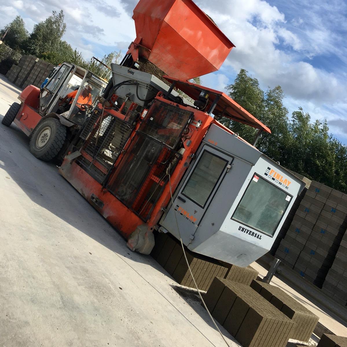 CDEconomy's tweet photo. The end of a hugely busy second day for our delegates, who got to witness the process of C&D waste material being made into recycled aggregate products ready for market.
#CDWSymposium2018 #circulareconomy https://t.co/8zVg8wmsW0