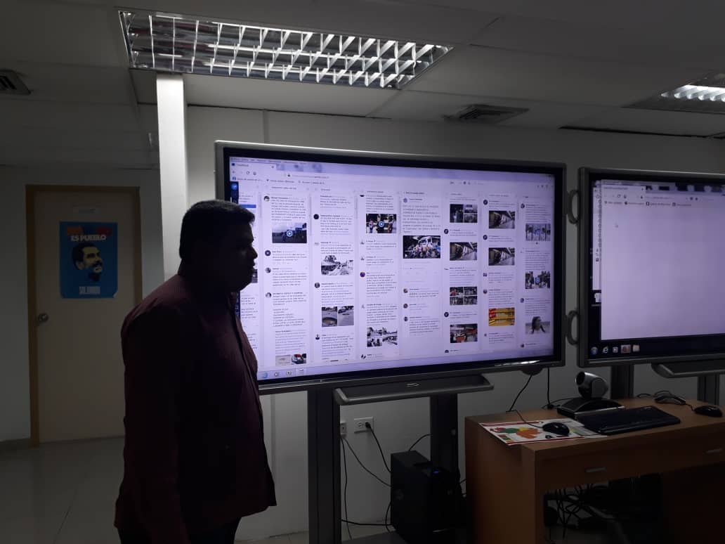 Reunión en la Sala Situacional del @TransporteGobVe con camaradas analistas de #DeltaAmacuro  explicando la situacion de Transporte para optimizar el servicio a nivel nacional. Seguimos avanzando a toda revolución! <a href="/NicolasMaduro/">Nicolás Maduro</a> <a href="/tupamarohipolit/">Hipo Lito</a> @TransporteGobVe <a href="/monrocoordina/">williams jose monroy</a>