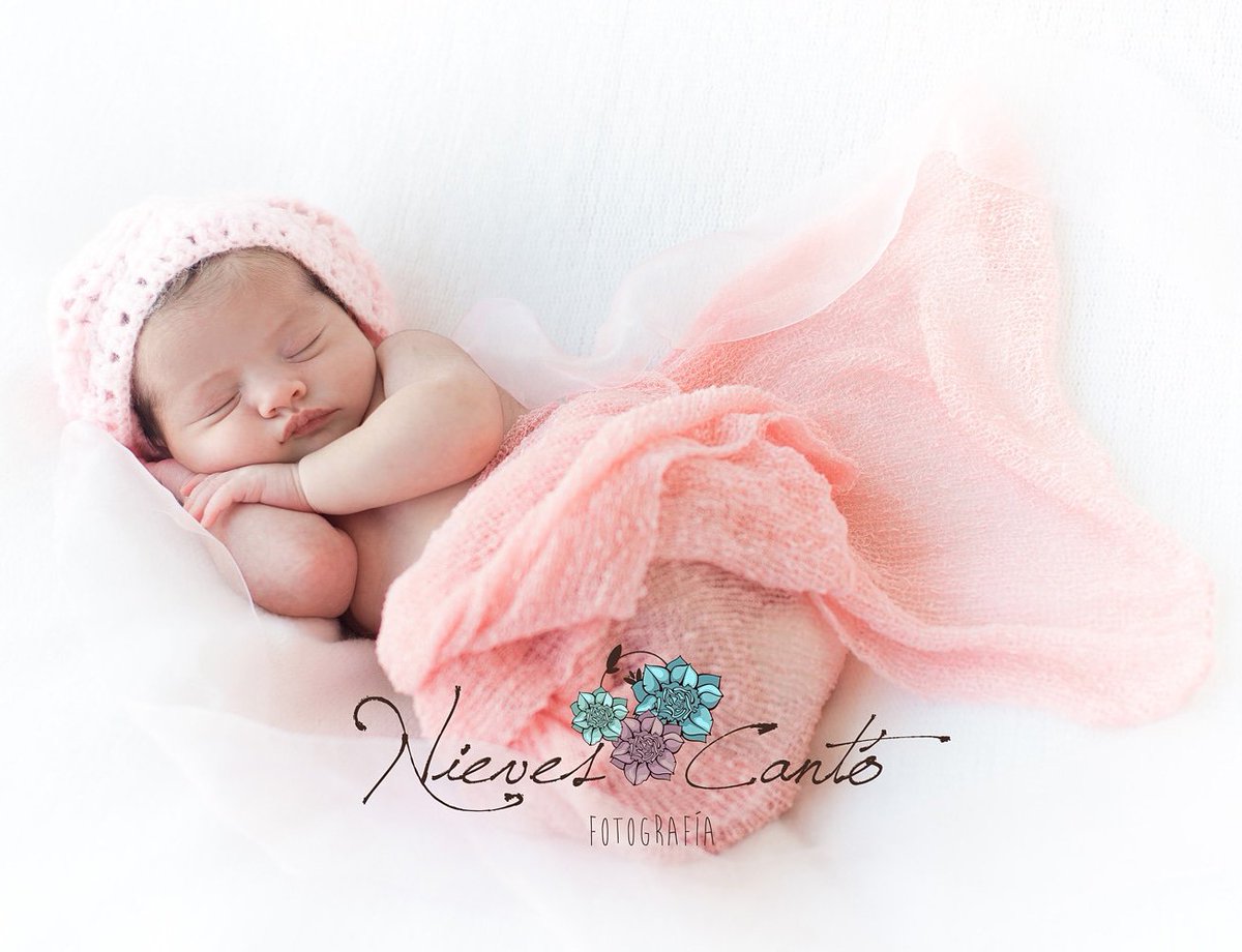 Las sesiones con recién nacidos me permiten recoger momentos únicos e irrepetibles en los que la paz es absoluta. No pierdas la oportunidad de tener un recuerdo de tu pequeñ@ para toda la vida.
#newbornphotography #bebes #reciennacido #sesionnewborn #fotografiaconalma #fotografía