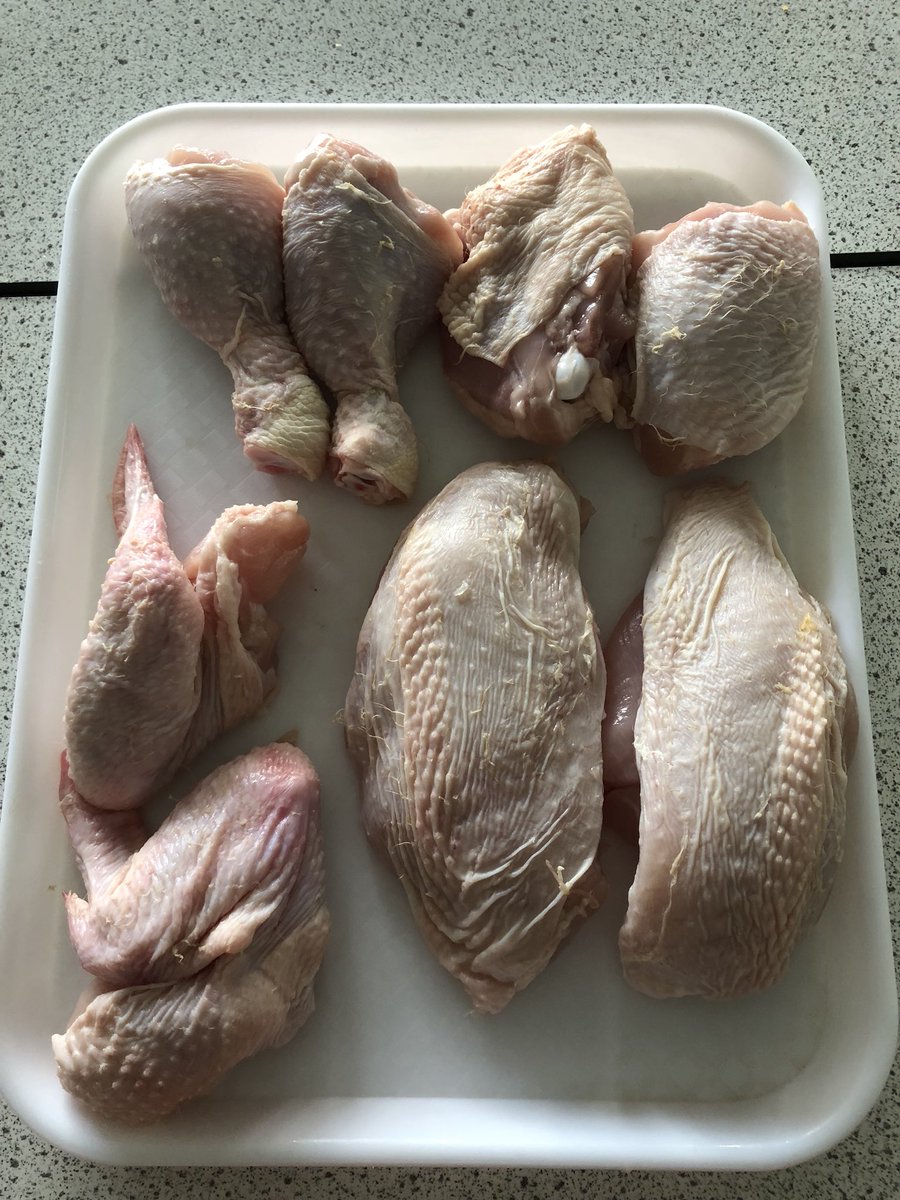 NovaCooks's tweet image. Butchery Skills #chicken #portioning #high #level #skills #breasts #thighs #legs #wings