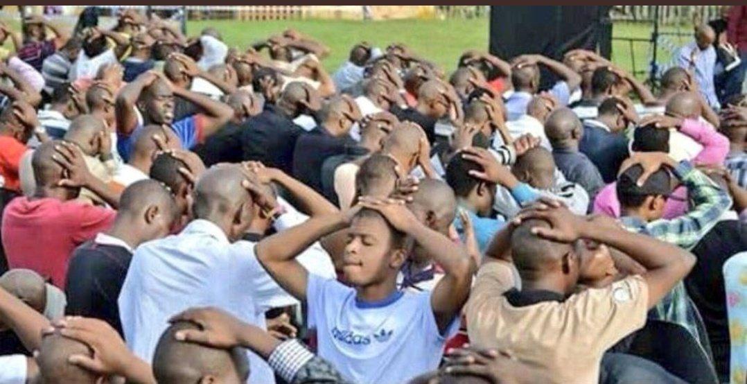 Amand_Radebe's tweet photo. This guy 😂😂😂😂 https://t.co/KV7caYdp0O