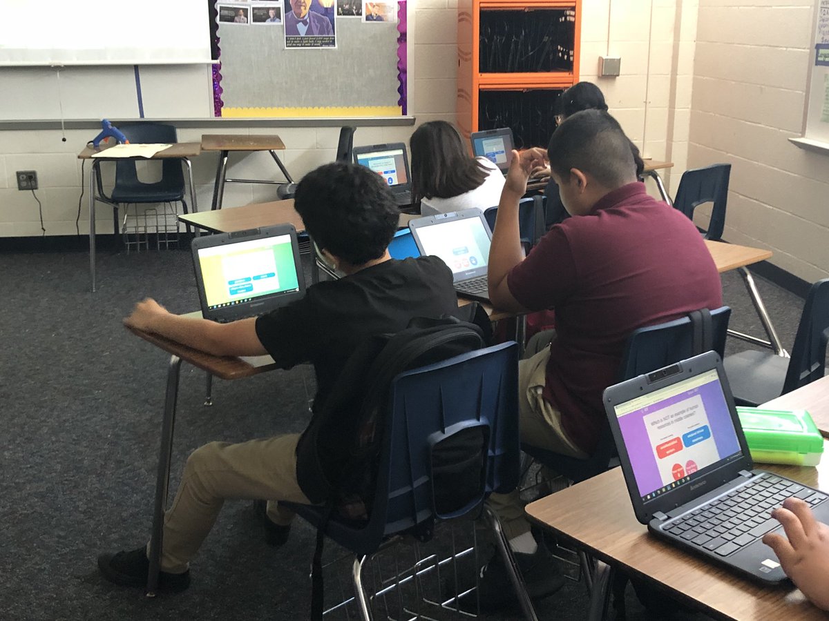 HistorySTEM's tweet photo. Jamming to quizalize for snapshot review. #SheldonSTEM https://t.co/W8DcjZMQ0T