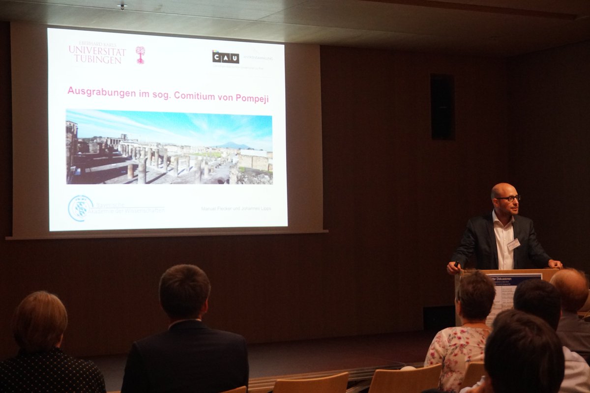 Prof. Dr. Johannes Lipps <a href="/uni_tue/">Universität Tübingen</a> "Ausgrabungen im sog. Comitium in Pompeji" #DD10 darmstadter-diskussionen.de <a href="/TUDarmstadt/">TU Darmstadt</a>