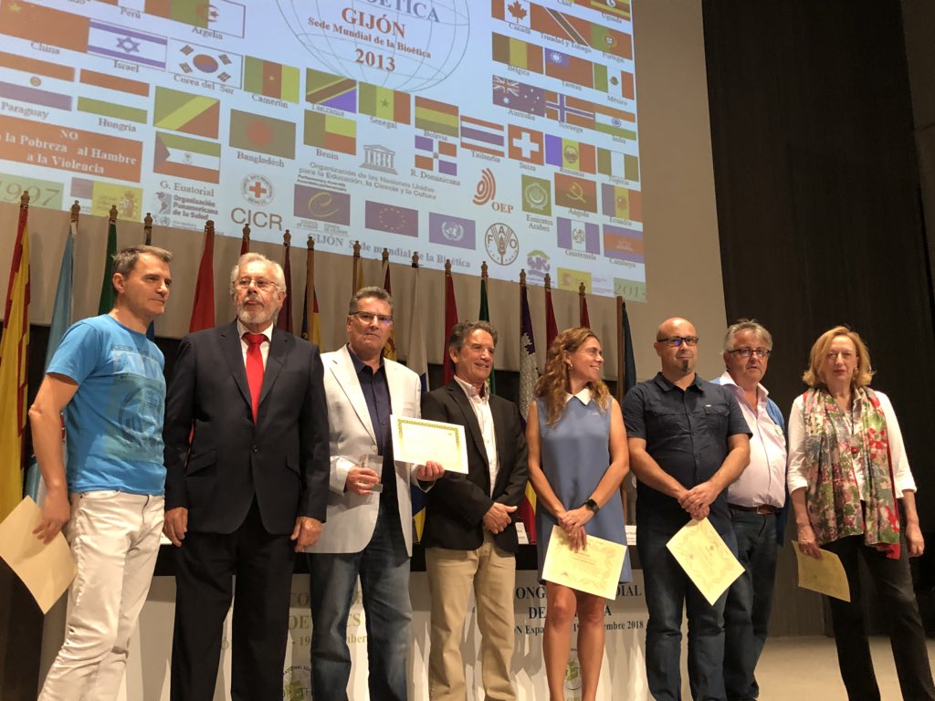 cprgijon's tweet photo. X Congreso Mundial de Bioética (SIBI) Recogida premio 2018 al CPR Gijón-Oriente.#SIBI #XCMB https://t.co/vQas6hel0k