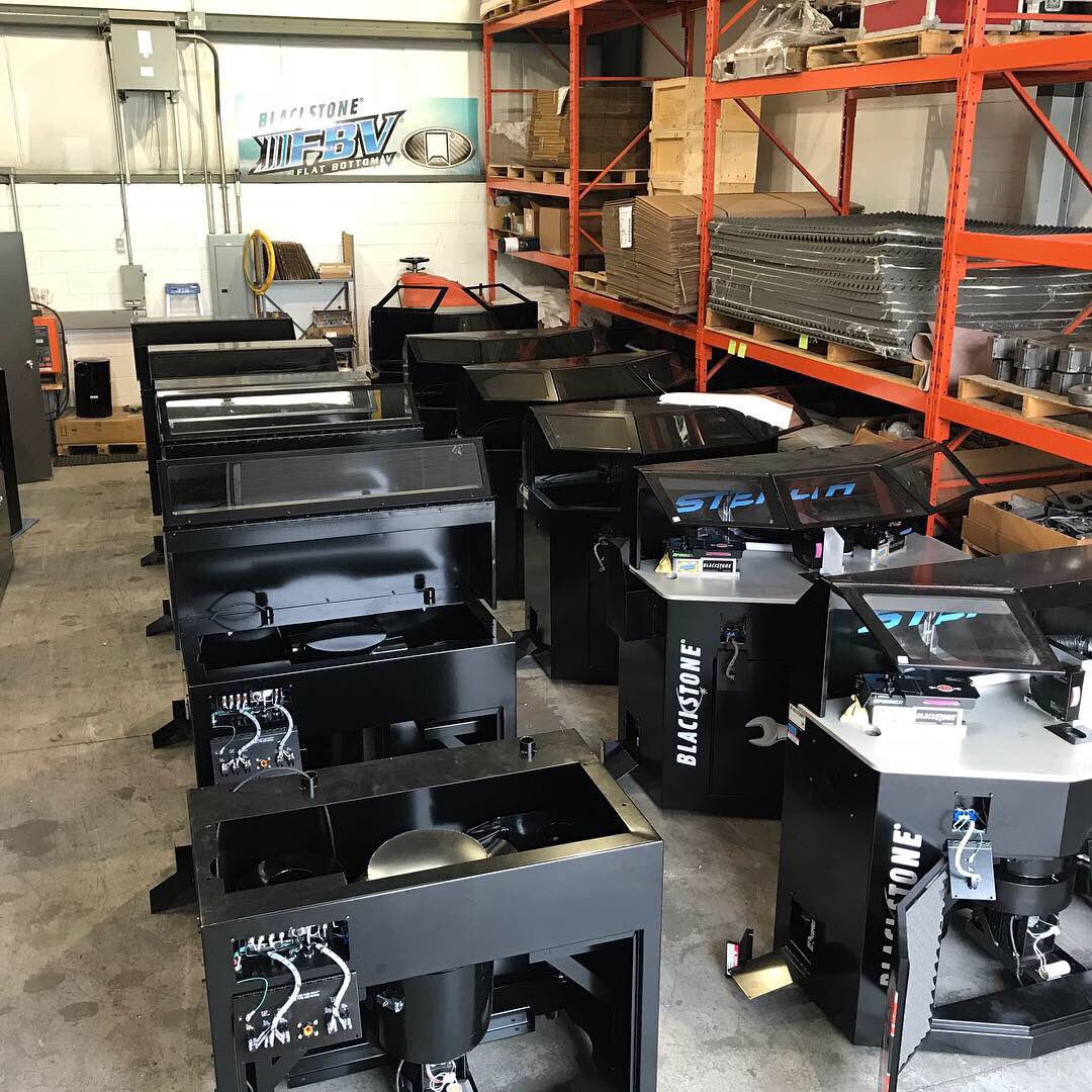 BlackstoneSport's tweet photo. Filling out a couple orders before the season fires up. But in all honesty, does the flame ever die? No, no it doesn’t! #FBV #FlatBottomV #Stealth https://t.co/xsZtLHS1LO