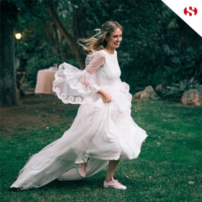 Si te casas este otoño, inspírate en el precioso y cómodo look de novia de @aranzatrendy 💕 ¡Ya no tendrás excusa para ser la reina del baile en tu boda!