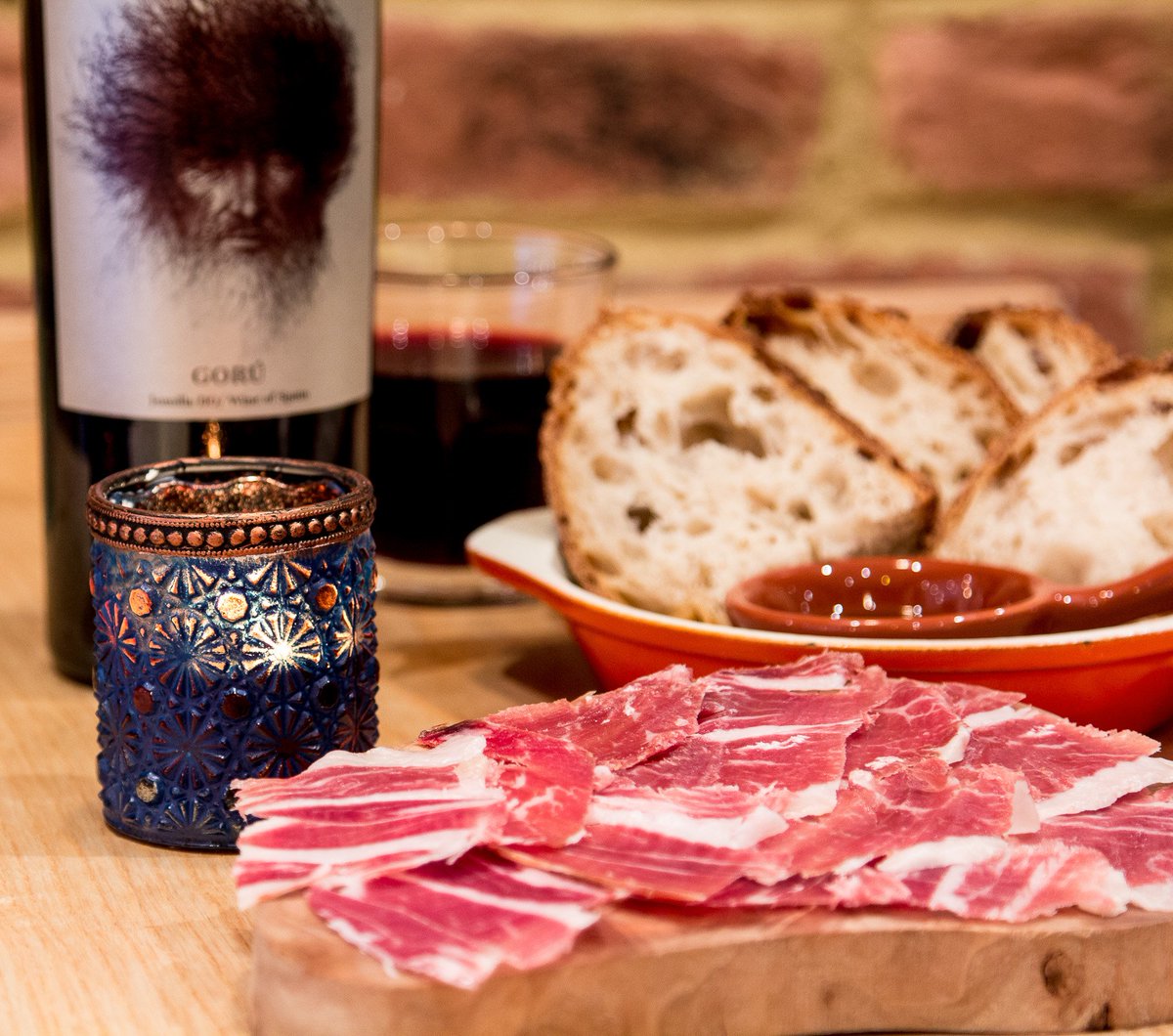 Fancy a mid-week meaty treat? Jamon down! 🍖🇪🇸🍷
