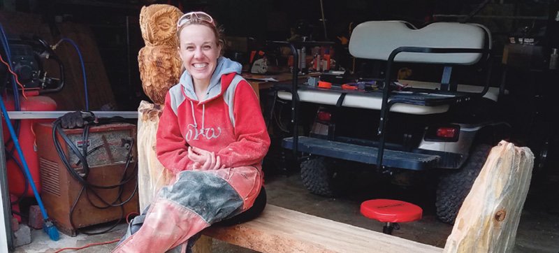 Diagnosed with #MultipleSclerosis at the age of 23, Jessica worried that she could no longer pursue her goals. She found new passion as a chain saw carver. Her carvings reflect her belief that she can do anything she sets her heart and mind to. ntlms.org/CarvingOutANew…