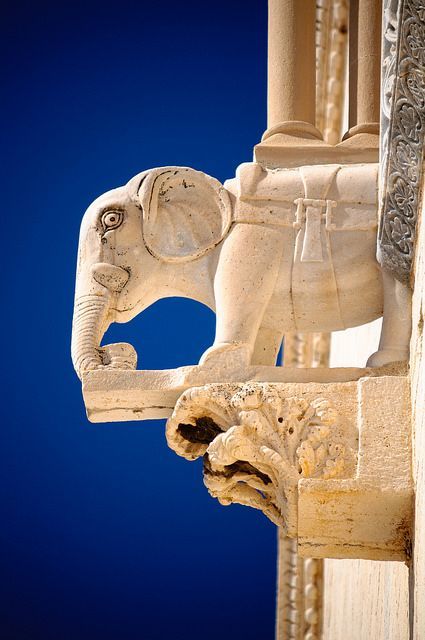 italiasegreta's tweet photo. Trani, Puglia, Italy. https://t.co/KdyI29y9w1 #brickscape #turismoesperienziale #turismo #esperienze #tourism #experiences #viaggiare #viaggi https://t.co/0tE5Bi3L8W #ItaliaSegreta https://t.co/piAXFLVuMo https://t.co/FNfboXdtu4