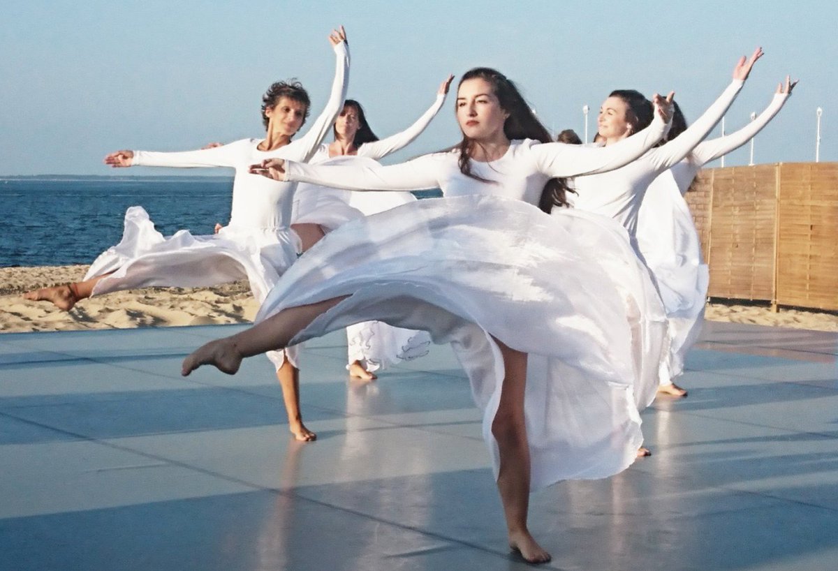 RDV dans quelques instants sur <a href="/F3Aquitaine/">France 3 Aquitaine</a> pour découvrir le festival <a href="/arcadences/">Festival Cadences</a> à #arcachon #danse <a href="/BassinArcachon/">Bassin d'arcachon</a> <a href="/comf3aqui/">Communication France 3 N-A</a> urlz.fr/7Nky