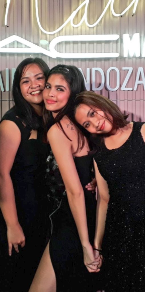 herstoryRS's tweet image. ARGGGHHH BFFs 😭😭😭❤❤❤❤ #MaineForMAC #mainedcmForMAC #MainedcmMacMakerLaunch