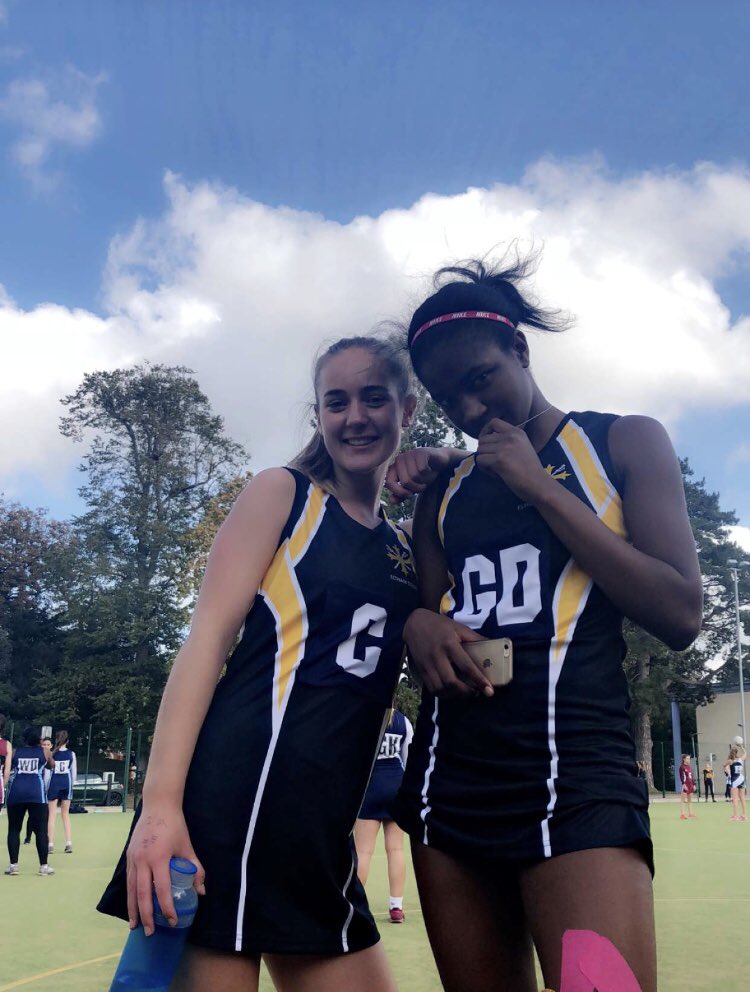 caitlinchick19's tweet photo. Fun afternoon🏐🥇 https://t.co/0NXNHVIXdG