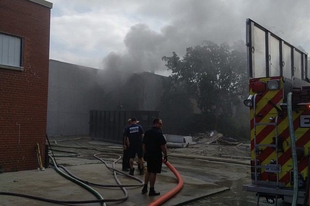 Fire Behind Market Square In Walkerville bit.ly/2DaFjyn #windsor https://t.co/9678jvhb0l