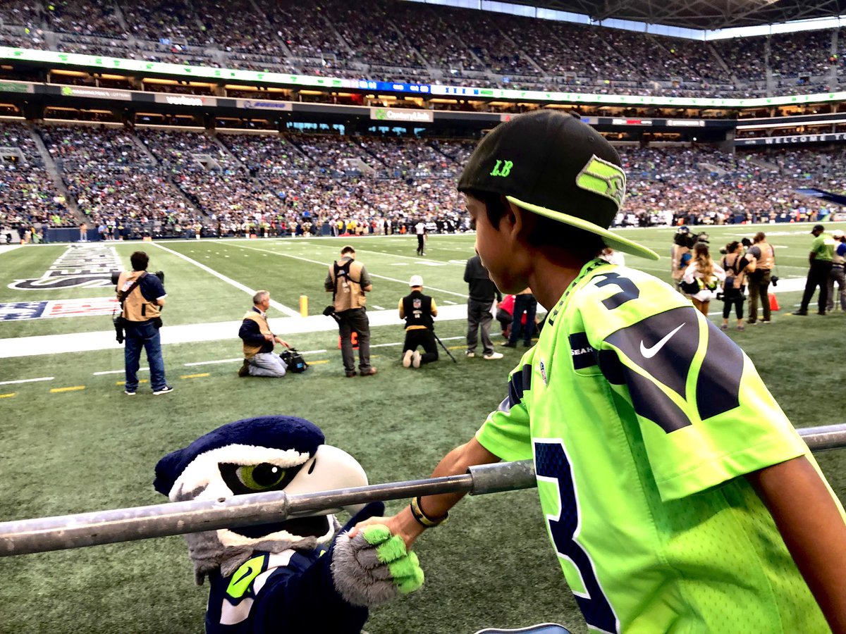 KFP82's tweet photo. @DangeRussWilson @Seahawks @West2EastEmpire We try to come see you play once a year! https://t.co/ZB506MIW3F