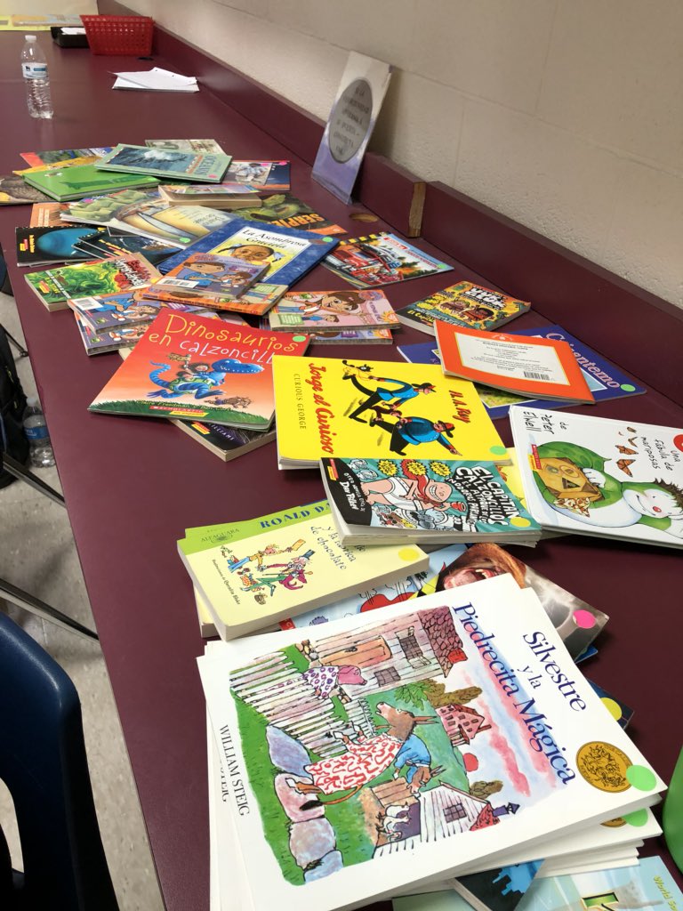 adsamples's tweet photo. ❤️ seeing buckets of books in the L2 #L2literacy @LOWLT #lex1worldlanguages #Lex1Empowers @LexingtonMiddle https://t.co/7l5PqFSvDR