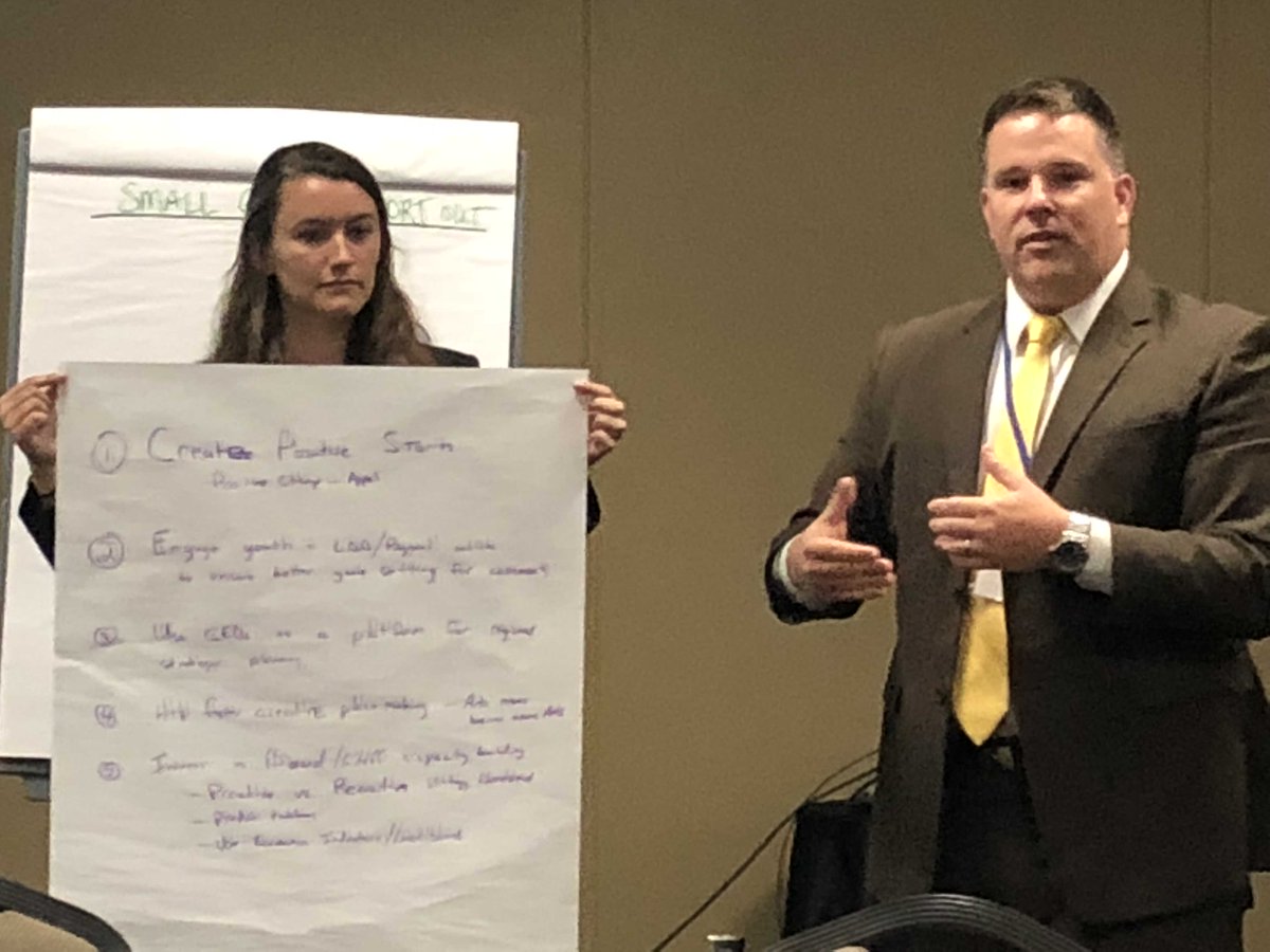 SouthernTier8's tweet photo. ST8 staff member Jaclyn C. attended the Annual @ARCgov conference, held in Tupelo, Mississippi. Some topics included Workforce Development, Economic Resiliency and the rapidly growing Opioid Crisis. Pictured below Federal Co-chair Tim Thomas and various attendees/presenters. https://t.co/QuWmFbtSVO