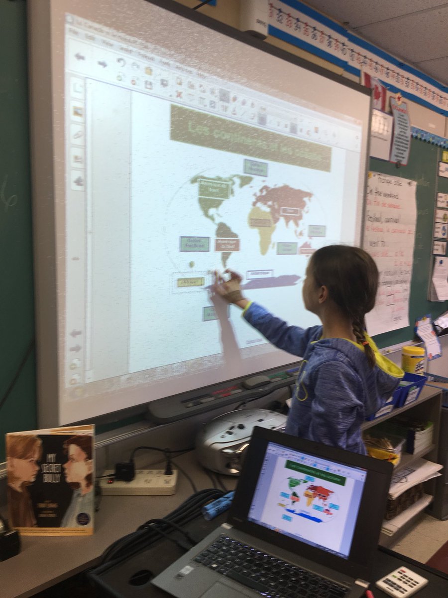 MmeBarakat's tweet image. They took turns labelling the oceans and continents and did so well collectively correcting just a couple of mistakes. 👍 Canada is our next focus. Ask your child what this means: “O Canada, Terre do nos aïeux, ton front est ceint de fleurons glorieux.” #wordreference