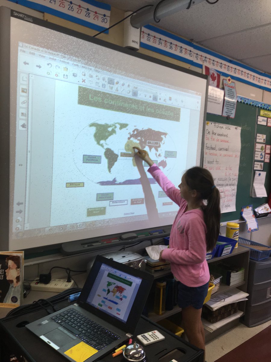 MmeBarakat's tweet image. They took turns labelling the oceans and continents and did so well collectively correcting just a couple of mistakes. 👍 Canada is our next focus. Ask your child what this means: “O Canada, Terre do nos aïeux, ton front est ceint de fleurons glorieux.” #wordreference