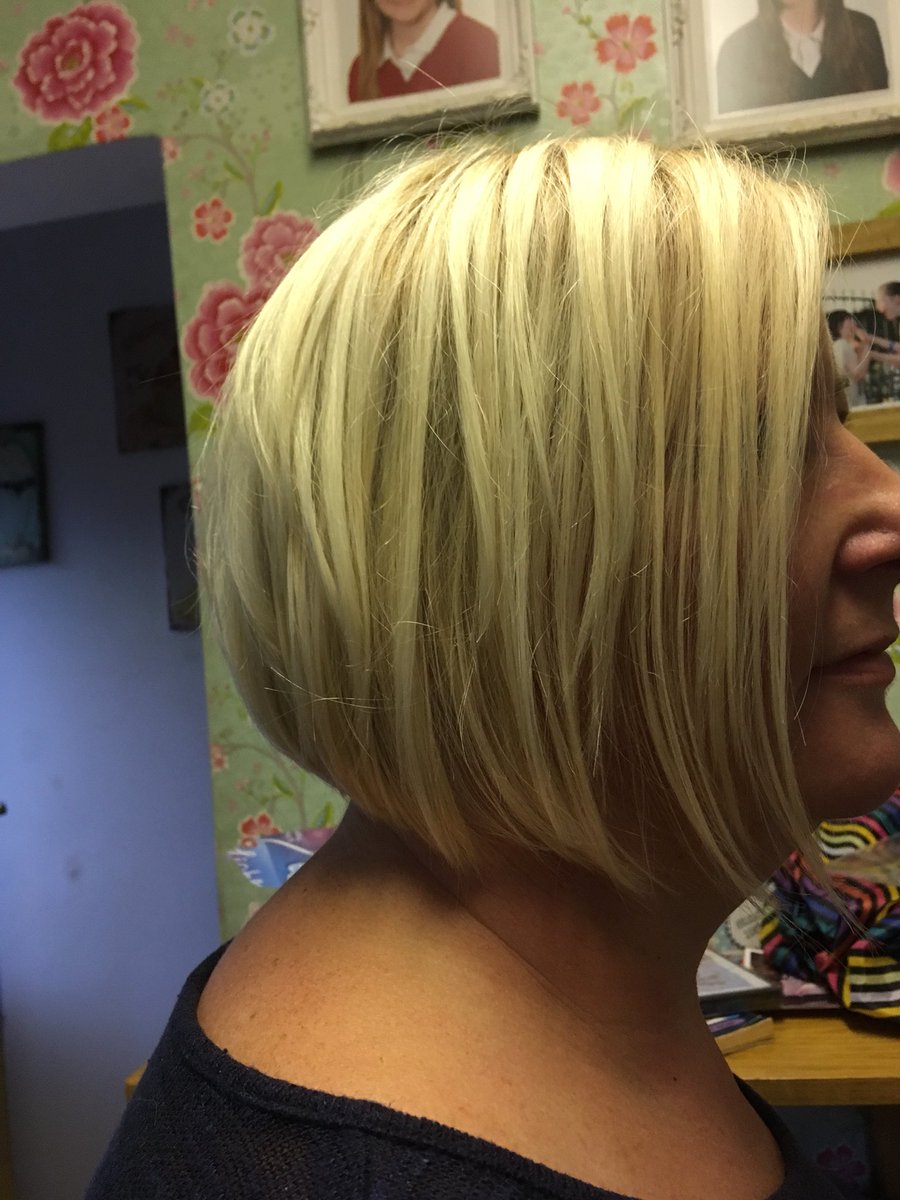 simonsgirl37's tweet photo. #septemberphotochallenge 
Day 19 ~ Even. 
Even though my knee is killing me, I had a lovely chillax at the hairdressers (I’m not very photogenic 😂) https://t.co/5gVy4wFJUU