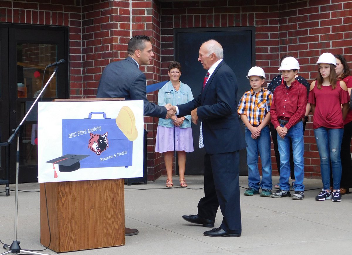 SWhite_HT's tweet photo. A new PTECH program at OESJ offers opportunities for students interested in business or trades as a career. A ribbon cutting was held Wednesday outside of the OESJ Jr/Sr High School which included visits State Sen. George Amedore and State Assemblyman Angelo Santabarbara. https://t.co/kFwNgZ3NT5