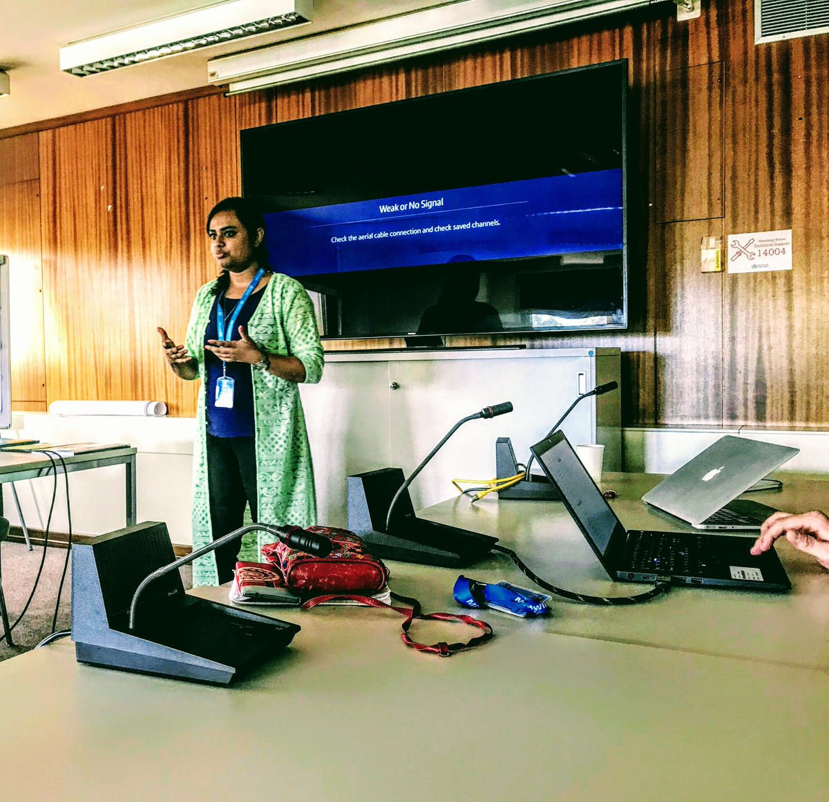 Mayra_K11's tweet photo. Started with Technical problem but had the attention of all who attended. A participant from #Mongolia said "I couldn't imagine how abuse and childbirth can go together. Now I know!" @HRPresearch @UoSSocStatDemo @ICNurses @world_midwives #WHOInternship #Day23 @birthhumanright https://t.co/gNJCkTGBFE