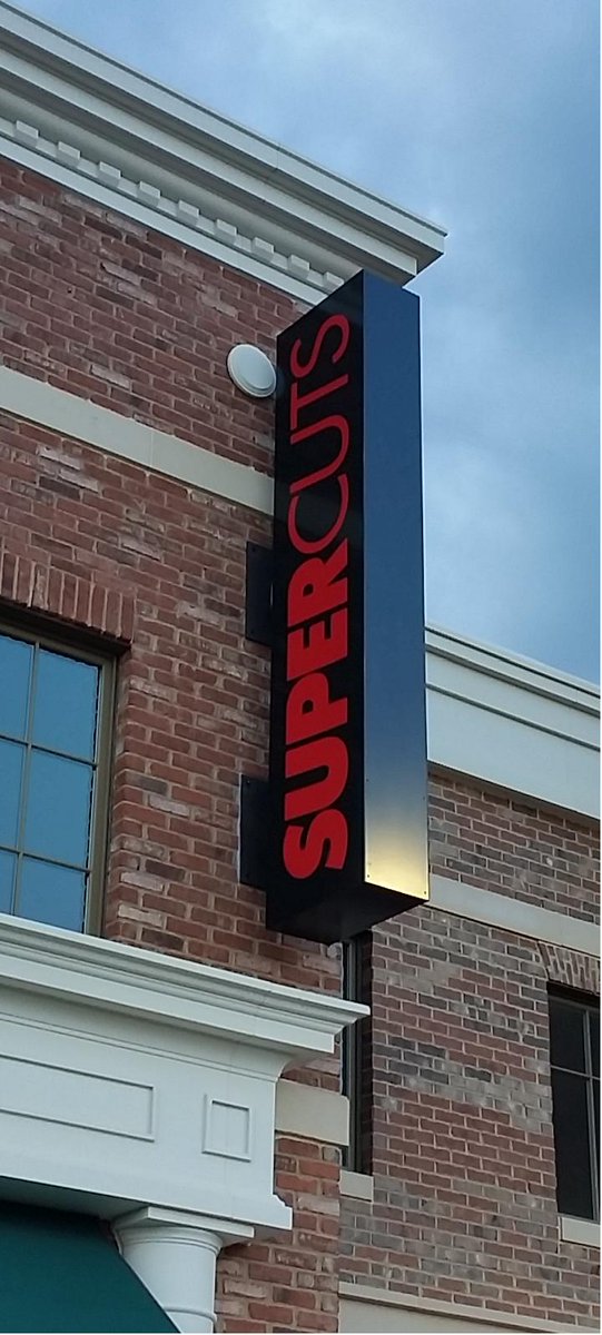 SignInnovations's tweet image. Illuminated Blade Sign and Door Graphics for our friends @Supercuts at Rea Farms
#charlottesigns #bladesigns #haircut #doorgraphics