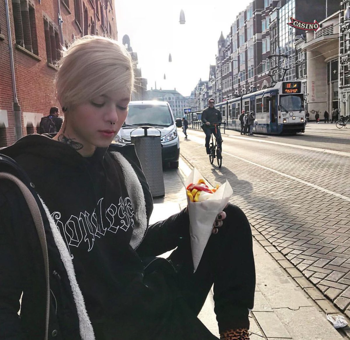 cactickitten's tweet image. I had Stephen over and he makes me super happy