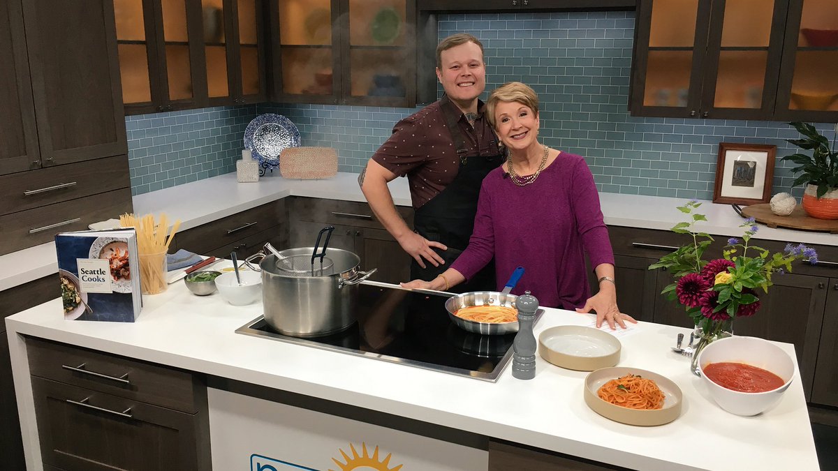 NewDayNW's tweet photo. 🍝First up on #NewDayNW: a preview of @tastebud1’s new cookbook #SeattleCooks with a delicious spaghetti recipe from chef Brian Clevenger!

Recipe on https://t.co/Lhzc9wIKHR! https://t.co/ZC8WYguzNB
