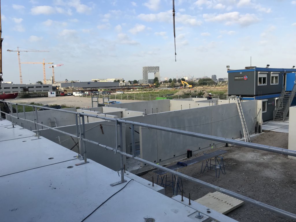 larskremer's tweet photo. Het casco van #Kavel20E #BSH krijgt vorm, met dank aan de projectpartner @BuiltByBestcon. Ook het #demontabelbouwen is goed zichtbaar #Peikko @VinkBouw https://t.co/xSP8fuV1Xd