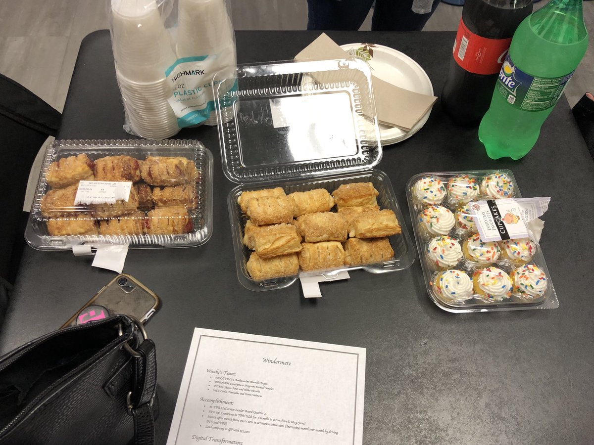 bischwartz12's tweet photo. In Florida, we get snacks!
Great visits with @MW_Connect and @Cmorais80 !  Thanks Team Windemere!! https://t.co/qhuQyKkTYr