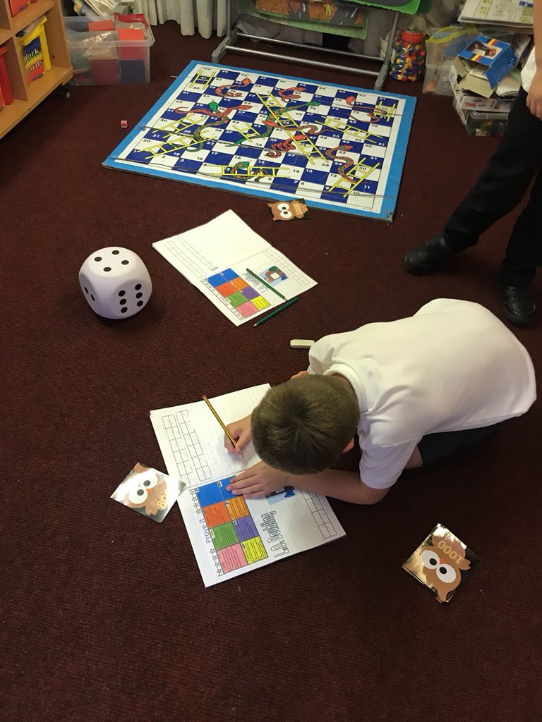 PenllergaerP's tweet photo. Working hard in the maths area. Investigation bonds to 1000! #PPS1/2 #PPSNum
Mrs Burns βοΈ https://t.co/IDvgf2ggus